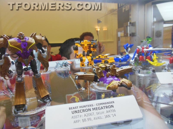 Botcon 2013   Transformers Beast Hunters 2014 New Figures Display  (2 of 69)